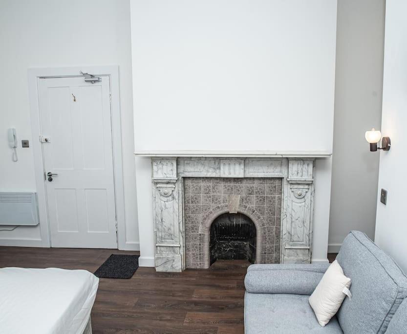 Aylesbury Apartment 1 With Free Parking Exterior photo