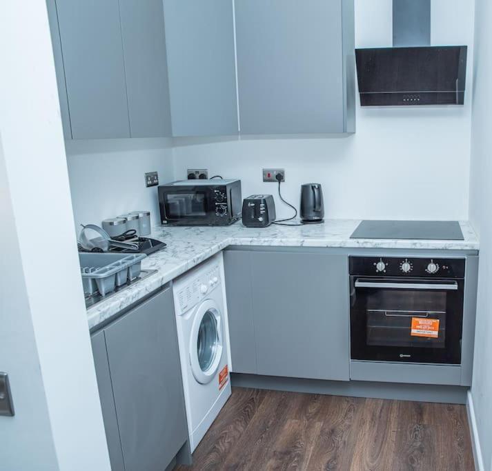 Aylesbury Apartment 1 With Free Parking Exterior photo